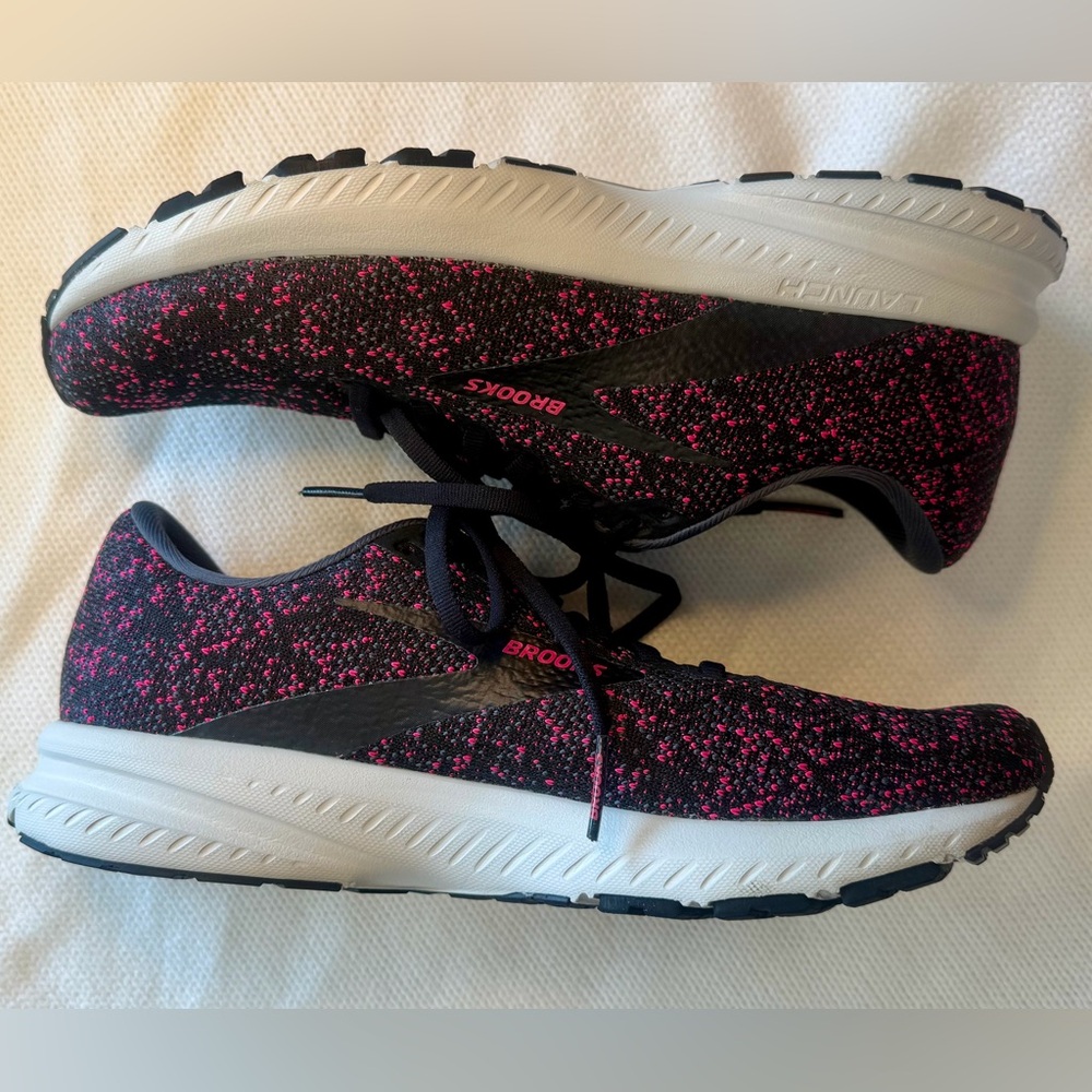 Brooks Women's Black and Hot Pink Running Shoes Size 9M - Picture 5 of 6